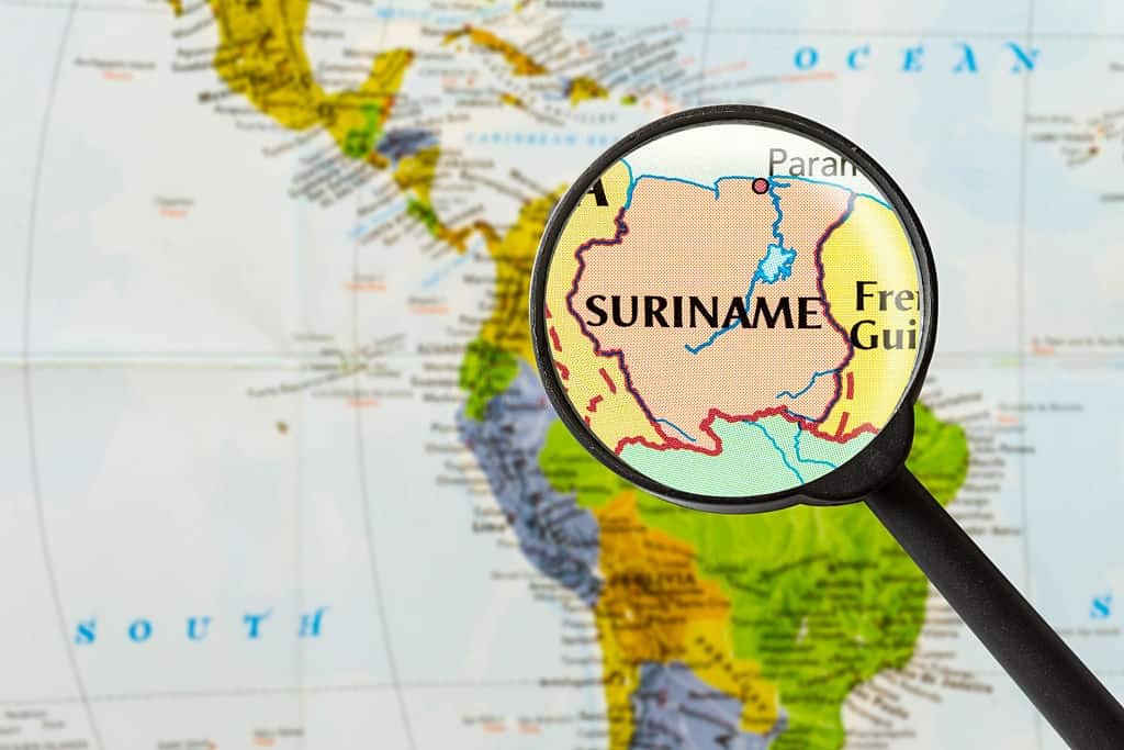 donde está situado Surinam